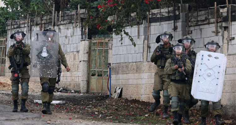 استشهاد 3 فلسطينيين في اشتباكات بالضفة الغربية المحتلة واصابة 22 اخرين